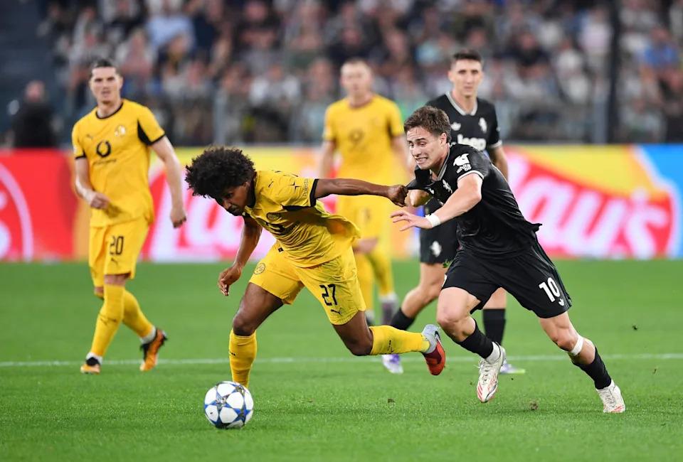 Kenan Yildiz và Del Piero bàn về kỹ thuật ghi bàn 'không thể cản phá'