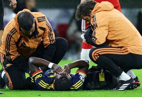 Bukayo Saka chấn thương nặng, nguy cơ nghỉ 8 tuần