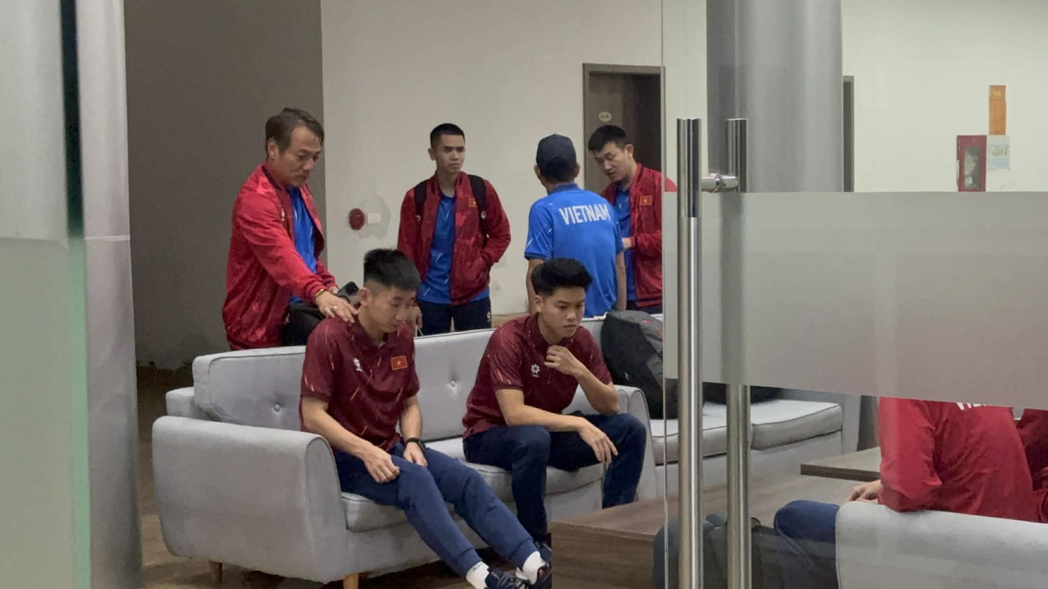 U22 Việt Nam khởi hành sang Trung Quốc, chỉ mang theo 12 cầu thủ