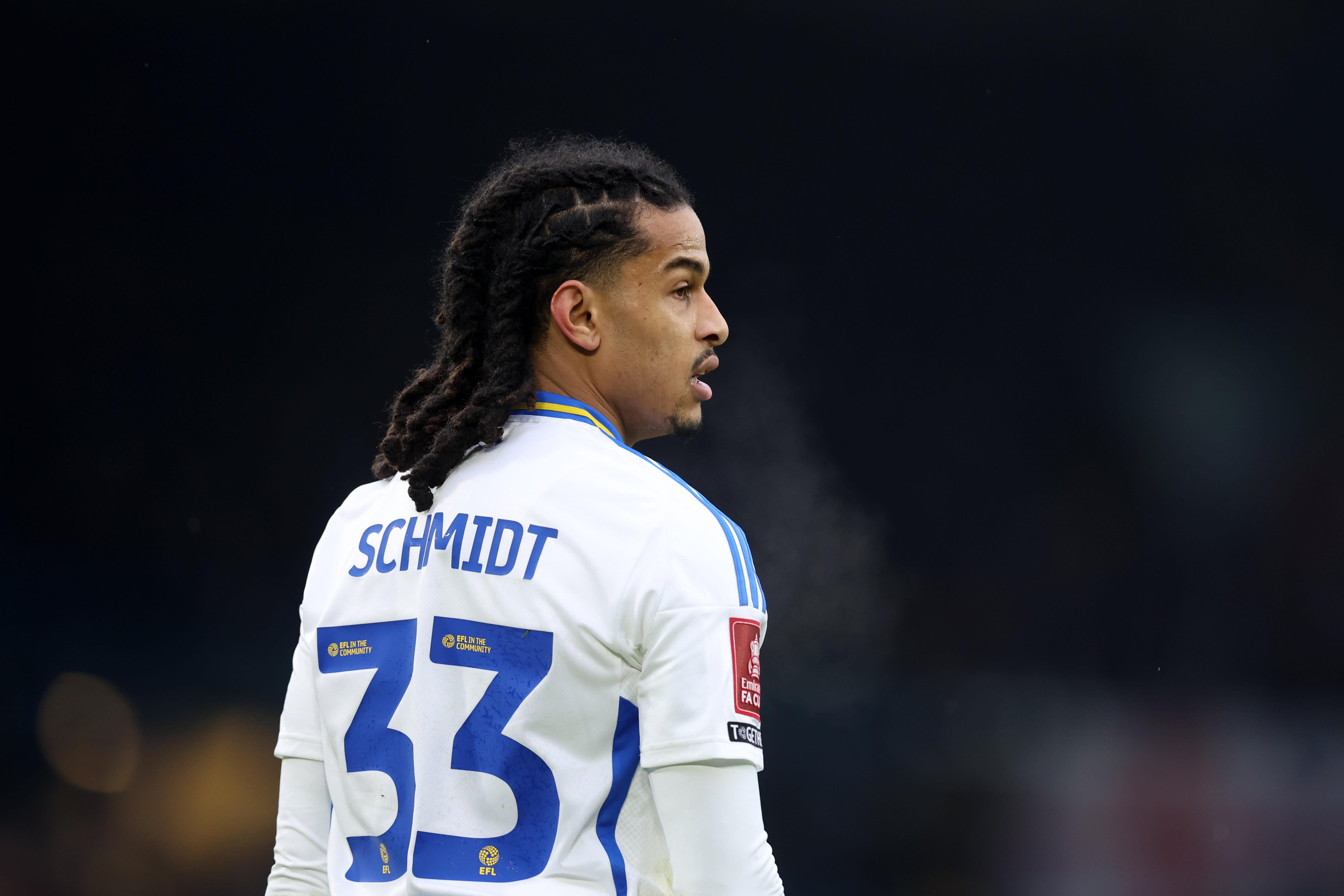 Werder Bremen chốt xong thương vụ hậu vệ Isaac Schmidt từ Leeds