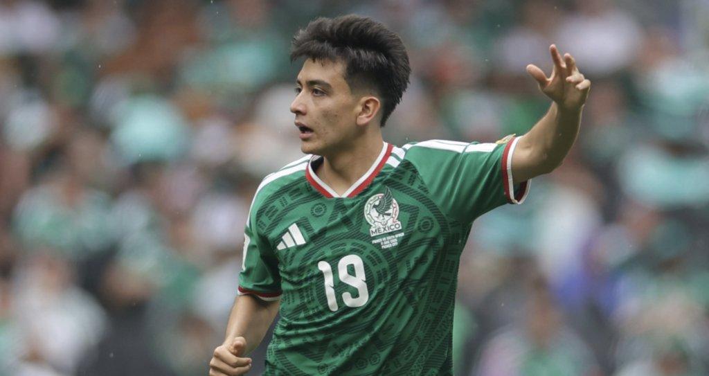 Liverpool dẫn đầu cuộc đua chiêu mộ thần đồng Gilberto Mora
