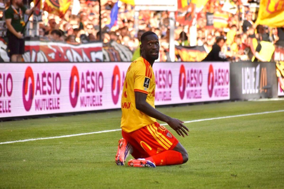 RC Lens nhận tin sét đánh: Abdallah Sima nghỉ hết tháng 11