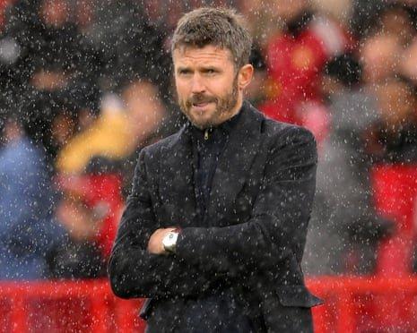 MU hoãn sa thải Michael Carrick vì lý do tài chính