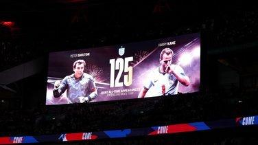 Harry Kane cam kết tương lai với Bayern, đi vào lịch sử Tam Sư