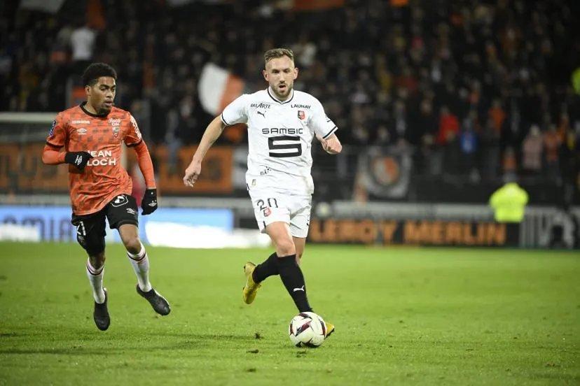 Cựu tiền vệ Rennes Flavien Tait giải nghệ ở tuổi 33