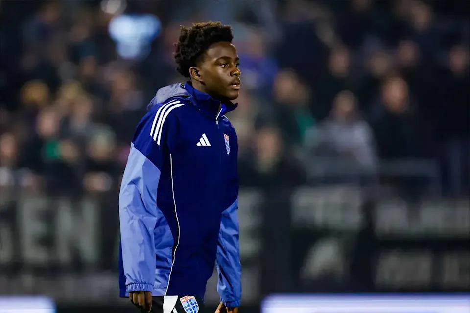 Chelsea giáng đòn nặng nề vào kế hoạch thay thế Rodri của Man City khi lên kế hoạch cướp ngôi sao U16 Hà Lan