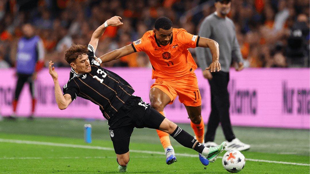 Hà Lan 1-1 Đức: Klopp và Xavi chia điểm trong mưa chấn thương