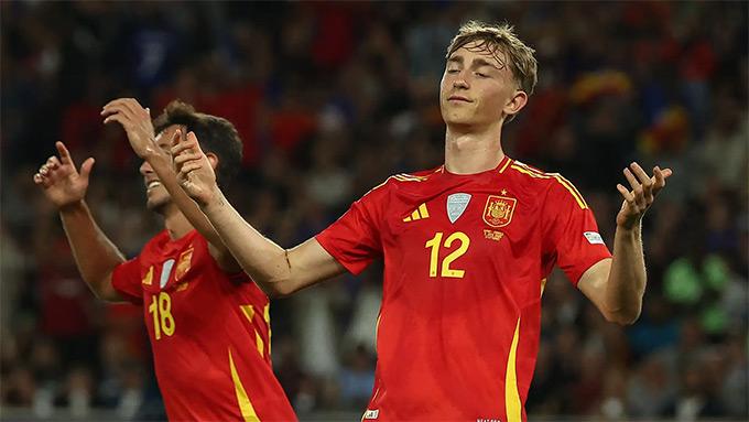 Real Madrid nhận cú đòn nặng từ “sao trẻ” Dean Huijsen