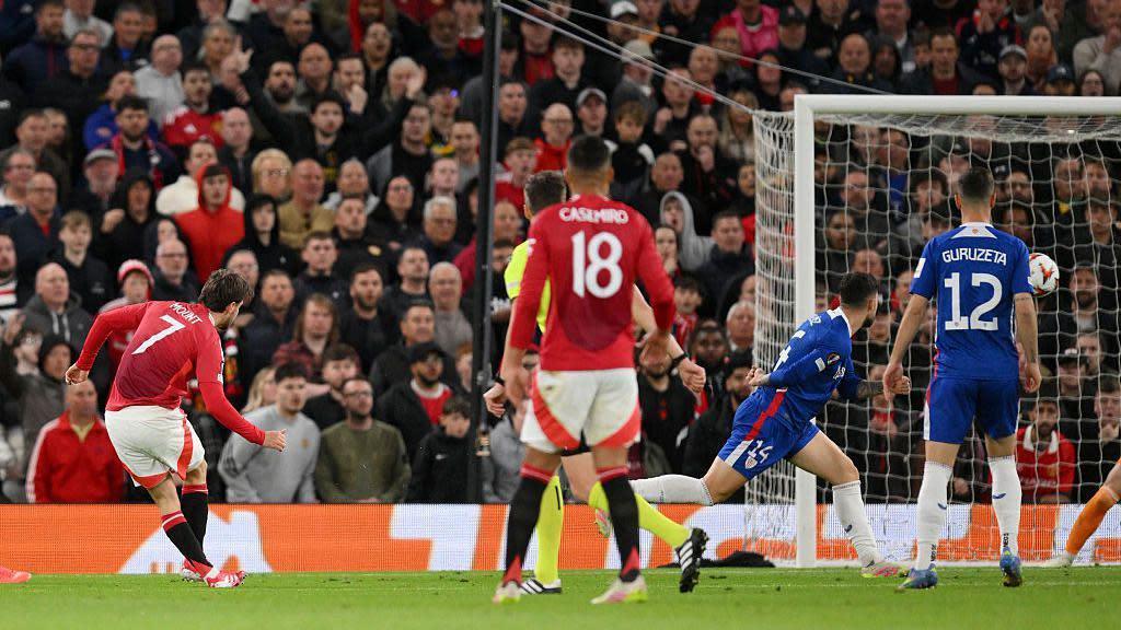 Mount 'muốn chứng tỏ bản thân', Man Utd 'phải giữ anh ấy khỏe mạnh'