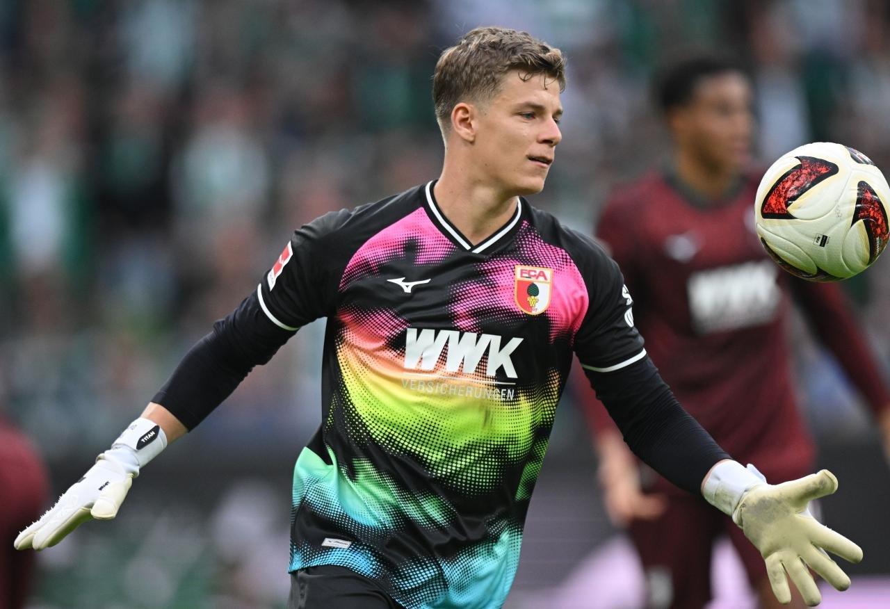 Bayern Munich nhắm thủ môn Finn Dahmen giá 0 đồng