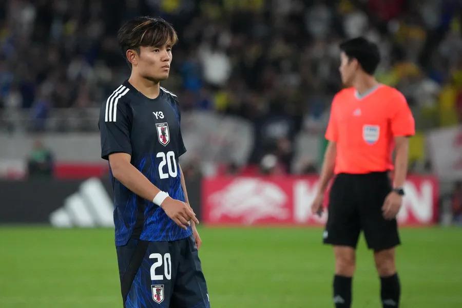 Everton Quan Tâm Đến Tiền Đạo Cánh 60 Triệu Euro: Liệu Có Phải Bản Hợp Đồng Đúng Đắn?