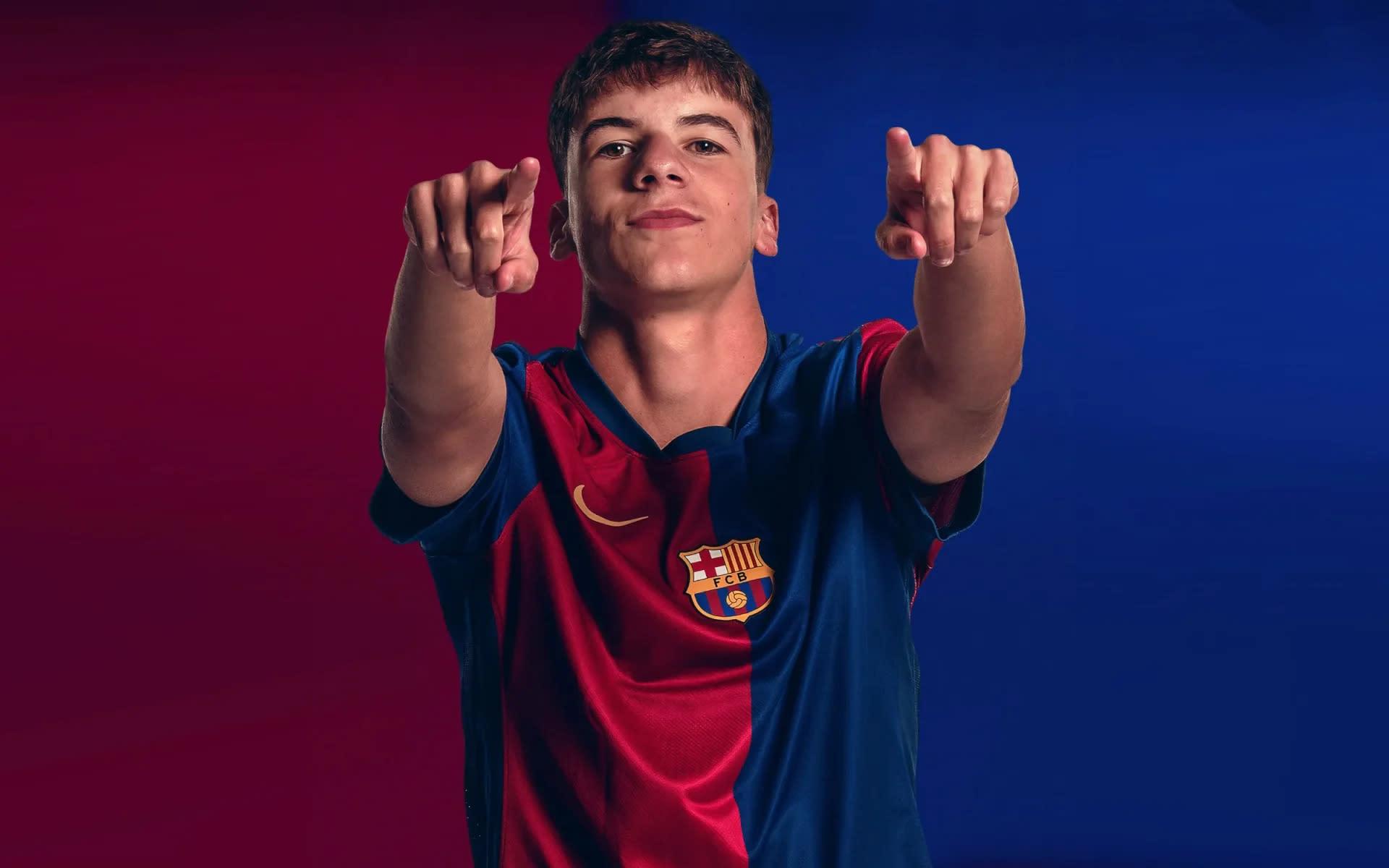 Tài năng trẻ Barcelona chuẩn bị đón cơ hội lớn dưới thời Hansi Flick ở mùa giải giao hữu