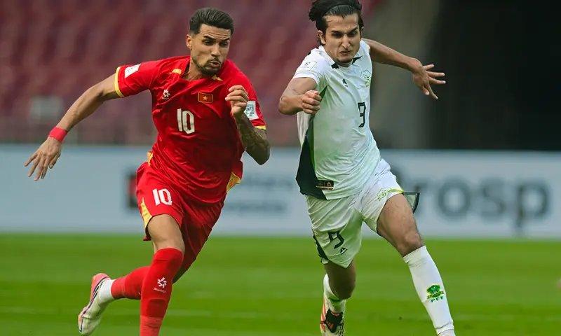 ĐT Việt Nam ngược dòng hạ Pakistan 4-2 kịch tính