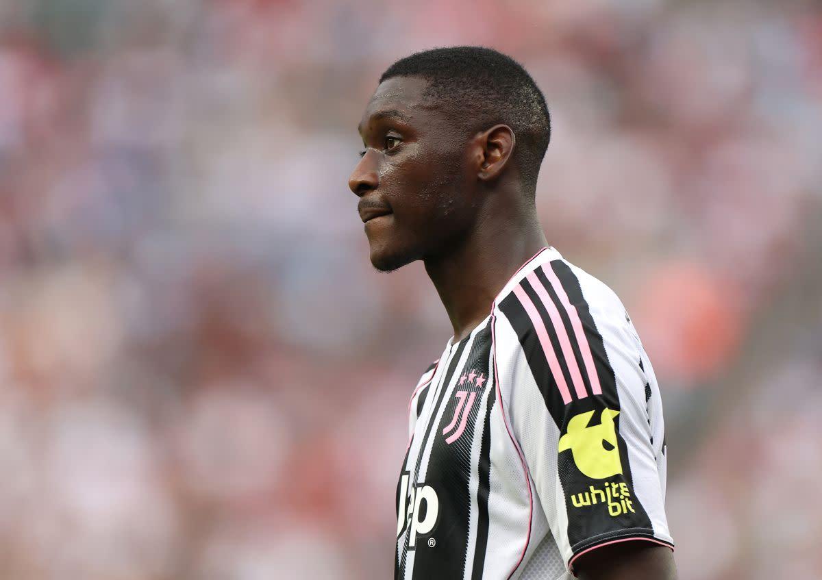 Juventus cần bán cầu thủ trước khi hoàn tất thương vụ Kolo Muani với PSG