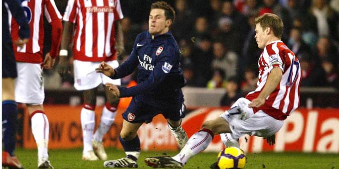 Premier League và 5 ca chấn thương khiến người xem rùng mình