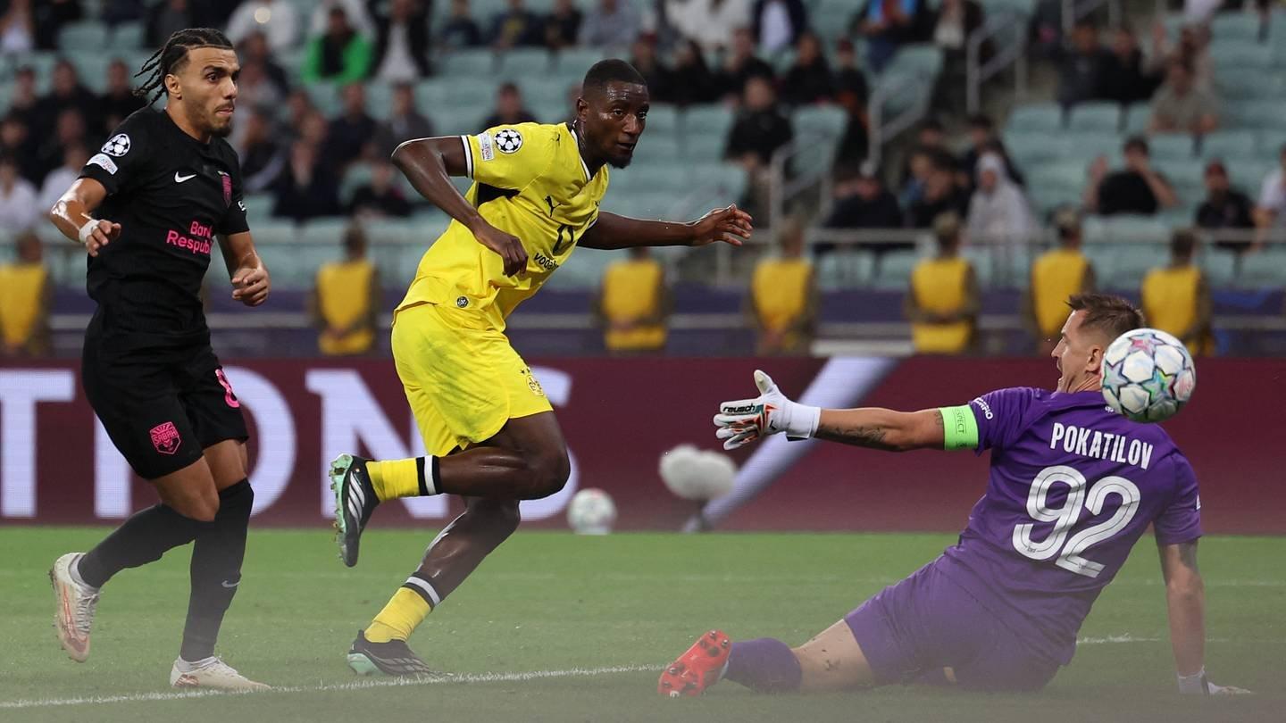 Cú đúp của Serhou Guirassy giải cứu Borussia Dortmund thoát khủng hoảng