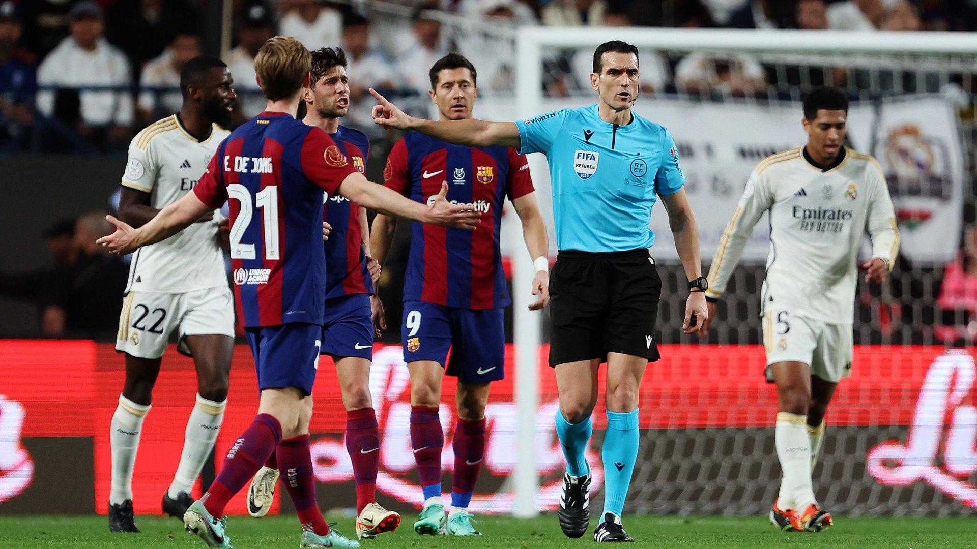 Lộ diện trọng tài bắt chính trận El Clásico