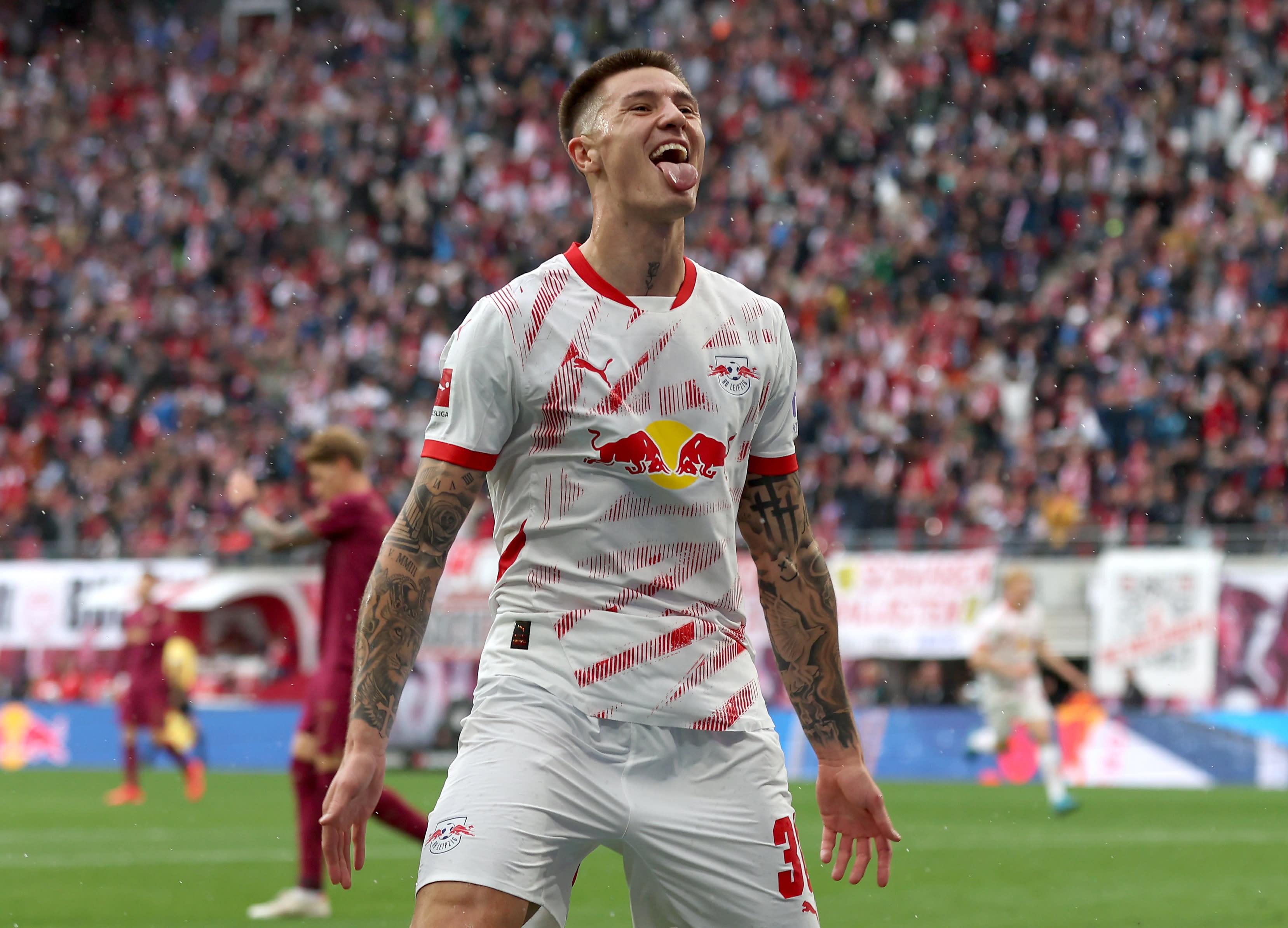🚨 Chính thức: Šeško gia nhập Man United với giá 85 triệu euro