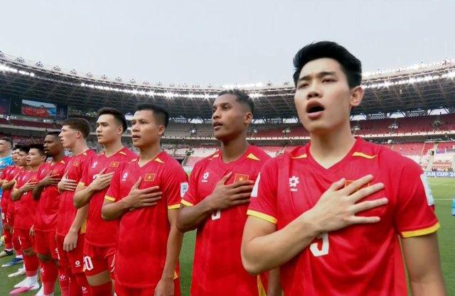 Trận thua cay đắng 0-1 và những quyết định tranh cãi từ VAR