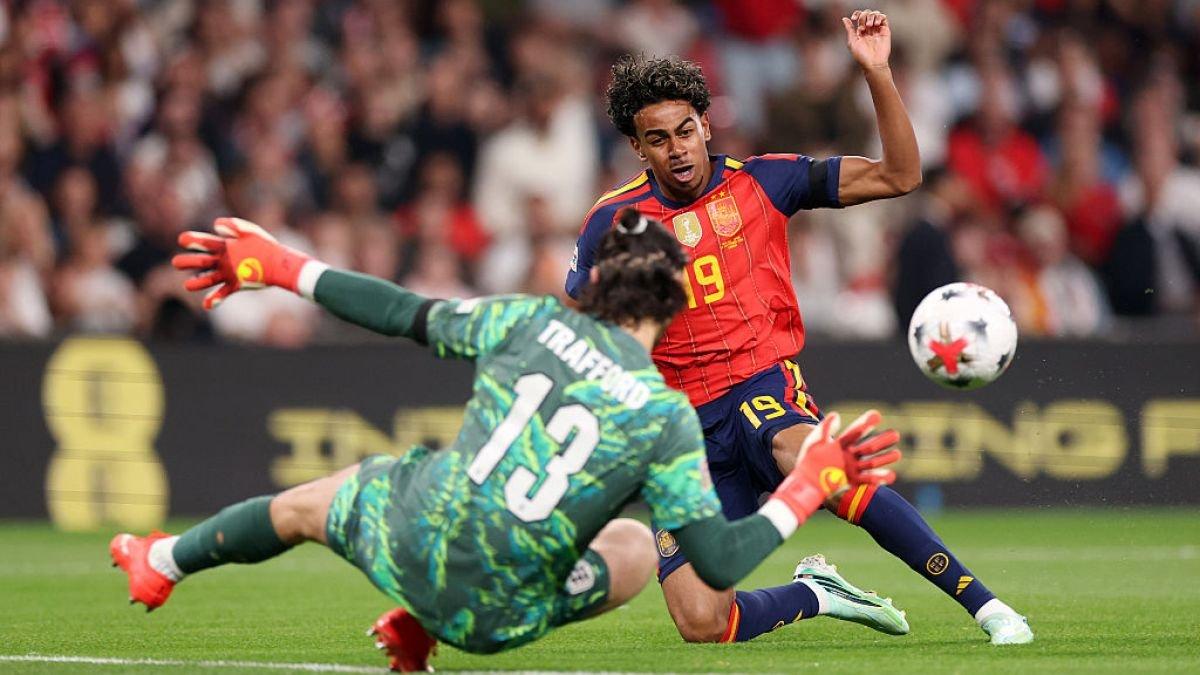 Kịch tính Wembley: Tây Ban Nha hạ Anh 3-2 ngày ra mắt Tuchel