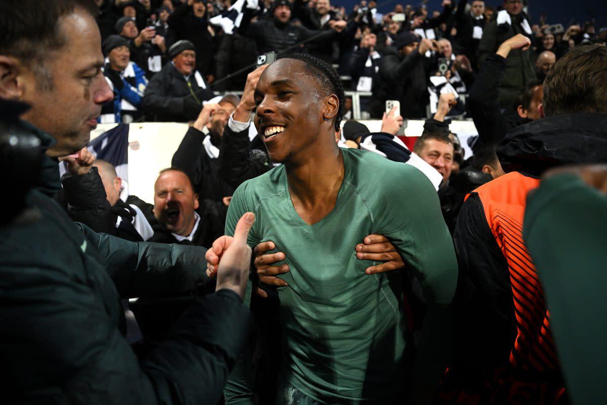 Chính thức | Mathys Tel hoàn tất chuyển nhượng dài hạn tới Tottenham Hotspur