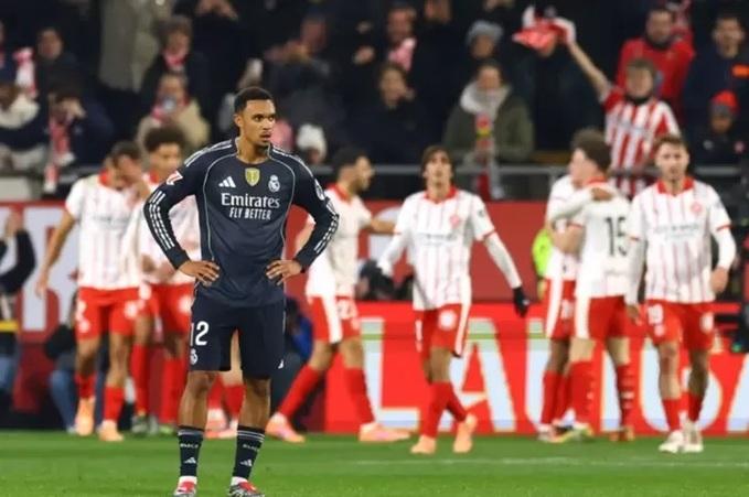 Real Madrid sa sút khó hiểu sau trận thắng kình địch Barca