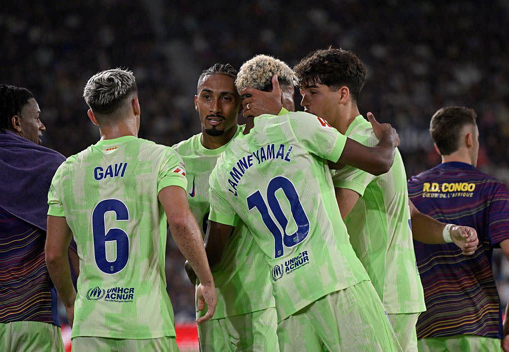 Barcelona Lội Ngược Dòng Ngoạn Mục, Khiến Levante Choáng Váng Trong Trận Cầu LaLiga Kịch Tính