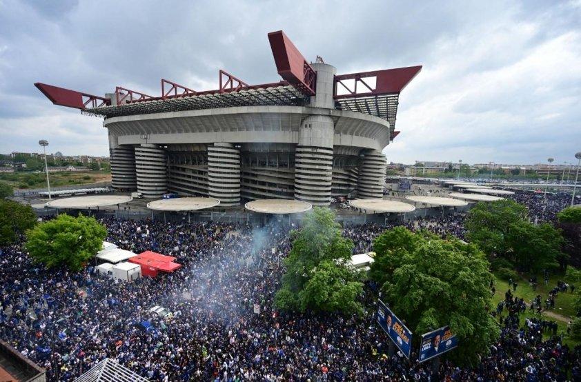 Vì sao UEFA tước quyền San Siro, chọn Metropolitano?