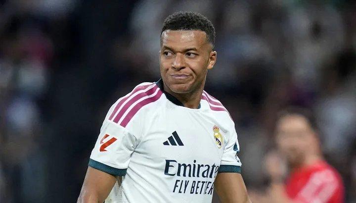 Joan Laporta chỉ trích Real Madrid vì Kylian Mbappe
